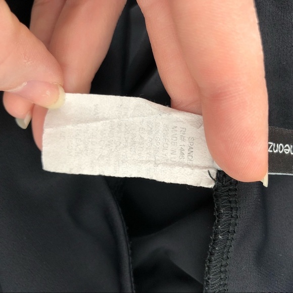 ONZIE Crop Leggings Black Side Mesh Sheer XS Athletic Pants Women - Picture 7 of 7